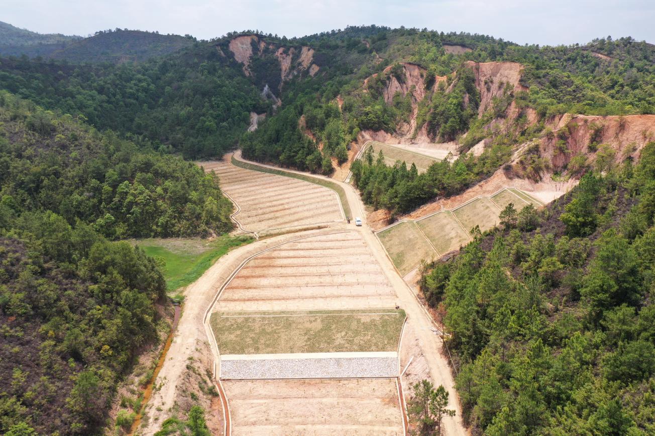 五华县坪田水崩岗群治理成效.jpg